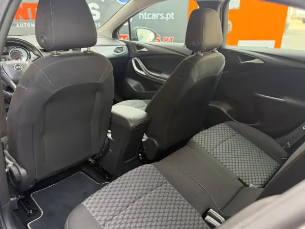 Opel Astra 2017 - 11900 EUR, 90715 km - AUTO.MOTO.pt - 90715km - foto 16 de 18
