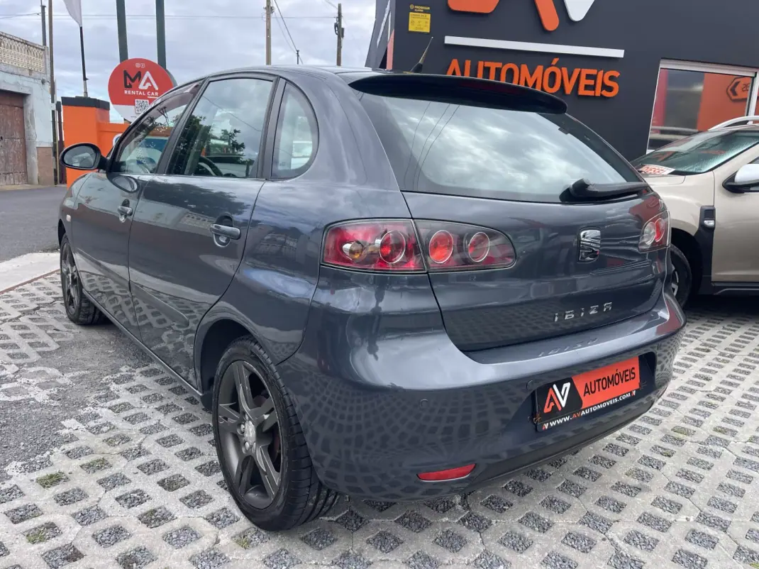 SEAT Ibiza 2008 - 6750 EUR, 148157 km - AUTO.MOTO.pt - 148157km - foto 5 de 12