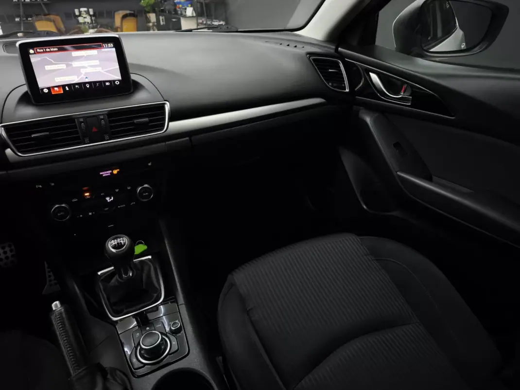 Mazda 3 2016 - 12450 EUR, 207205 km - AUTO.MOTO.pt - 207205km - foto 29 de 40