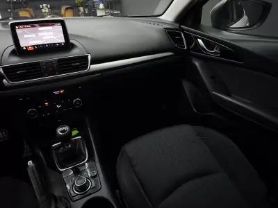 Mazda 3 2016 - 12450 EUR, 207205 km - AUTO.MOTO.pt - 207205km - foto 29 de 40