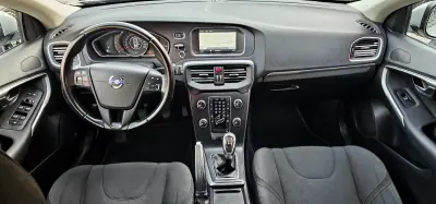 Volvo V40 2014 - 11500 EUR, 154200 km - AUTO.MOTO.pt - 154200km - foto 5 de 20