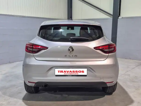Renault Clio 2021 - 15500 EUR, 104300 km - AUTO.MOTO.pt - 104300km - foto 4 de 10