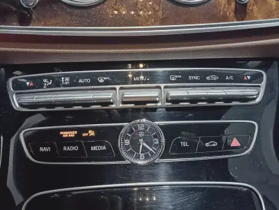 Mercedes-Benz E 220 2017 - 21990 EUR, 249791 km - AUTO.MOTO.pt - 249791km - foto 22 de 23