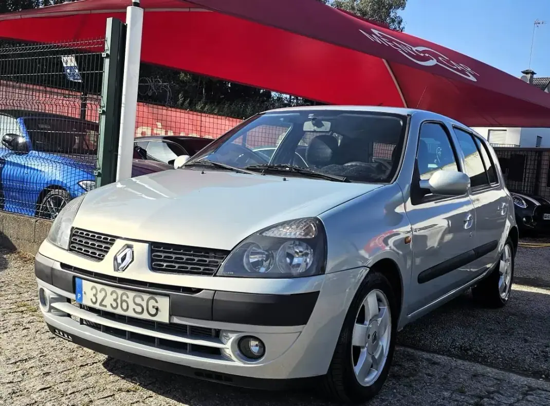 Renault Clio 2001 - 5000 EUR, 197000 km - 197000km - foto 4 de 18