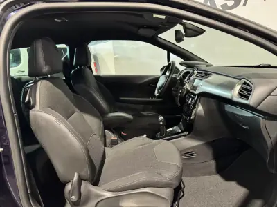 DS 3 CABRIO 2018 - 12900 EUR, 133595 km - 133595km - foto 30 de 39