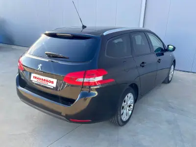 Peugeot 308 SW 2016 - 11500 EUR, 155457 km - AUTO.MOTO.pt - 155457km - foto 5 de 10