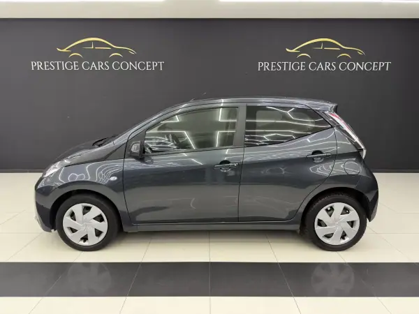 Toyota Aygo 2018 - 10450 EUR, 62569 km - AUTO.MOTO.pt - 62569km - foto 6 de 35