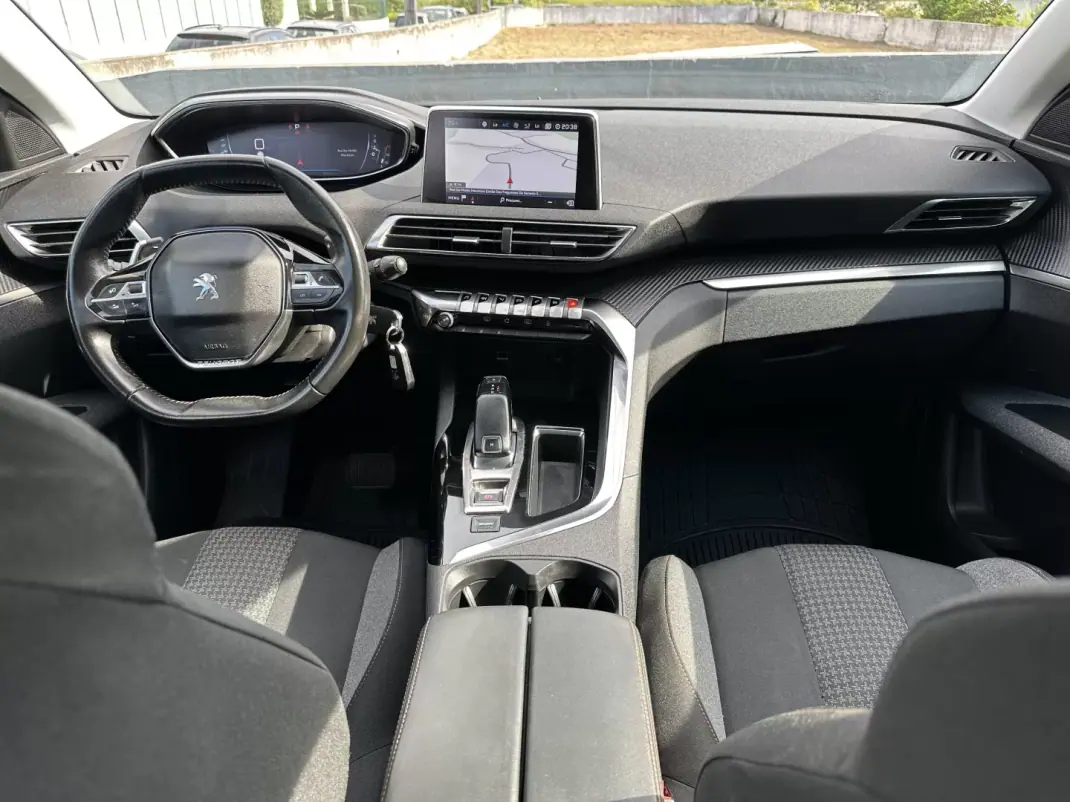 Peugeot 3008 2020 - 16900 EUR, 200000 km - AUTO.MOTO.pt - 200000km - foto 27 de 54