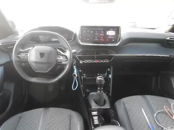 Peugeot 2008 2024 - 22500 EUR, 58498 km - AUTO.MOTO.pt - 58498km - foto 10 de 11