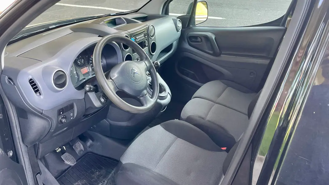 Citroën Berlingo 1.6 BlueHDi Feel 2018 - 12900 EUR, 107000 km - AUTO.MOTO.pt - 107000km - foto 5 de 12