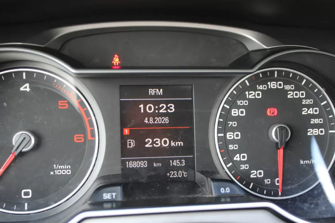 Audi A4 2014 - 14990 EUR, 168000 km - 168000km - foto 19 de 25