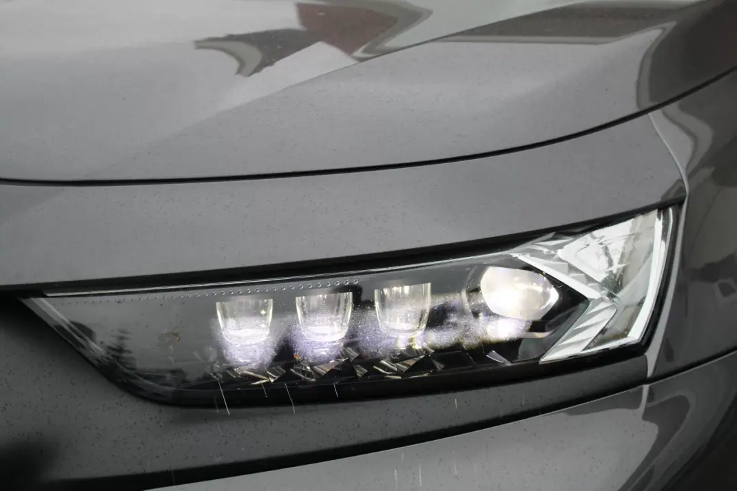 DS DS7 Crossback 2021 - 24950 EUR, 85000 km - AUTO.MOTO.pt - 85000km - foto 9 de 39