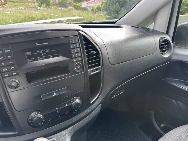 Mercedes-Benz Vito Tourer 2018 - 24900 EUR, 175000 km - AUTO.MOTO.pt - 175000km - foto 34 de 49