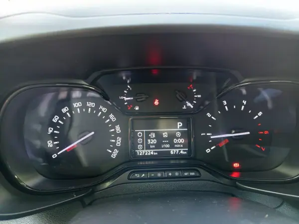 Citroën Berlingo 2020 - 12990 EUR, 127200 km - AUTO.MOTO.pt - 127200km - foto 15 de 19