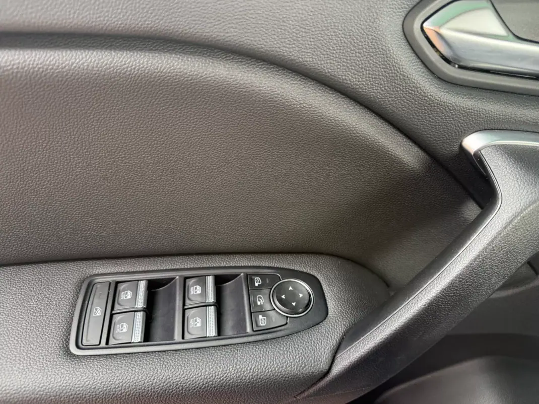 Renault Captur 2021 - 19900 EUR, 41569 km - AUTO.MOTO.pt - 41569km - foto 17 de 22