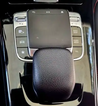 Mercedes-Benz A 180 2019 - 24500 EUR, 129000 km - AUTO.MOTO.pt - 129000km - foto 12 de 20