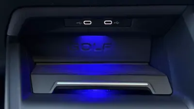 Volkswagen Golf 2021 - 39900 EUR, 55600 km - AUTO.MOTO.pt - 55600km - foto 23 de 26