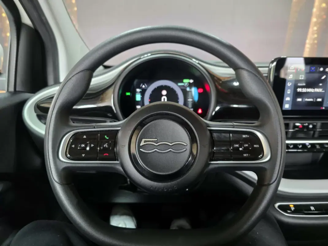 Fiat 500e 2023 - 15990 EUR, 8000 km - AUTO.MOTO.pt - 8000km - foto 5 de 20