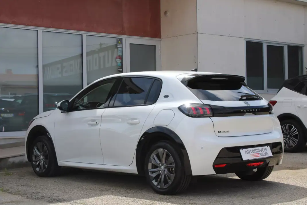 Peugeot e-208 2021 - 16490 EUR, 94000 km - AUTO.MOTO.pt - 94000km - foto 11 de 26