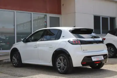Peugeot e-208 2021 - 16490 EUR, 94000 km - AUTO.MOTO.pt - 94000km - foto 11 de 26