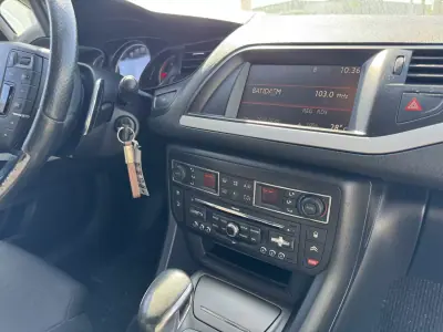Citroën C5 Break 2012 - 7950 EUR, 305000 km - AUTO.MOTO.pt - 305000km - foto 14 de 18