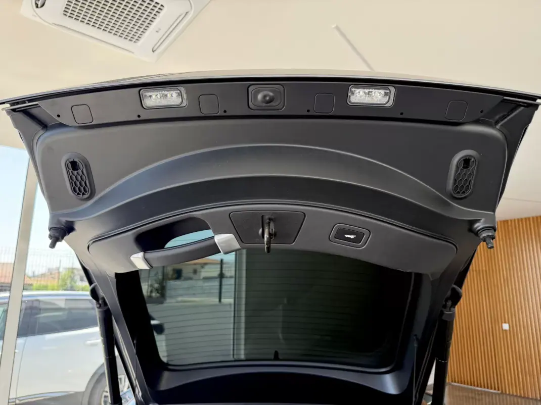 Jaguar F-Type 2018 - 46000 EUR, 64300 km - AUTO.MOTO.pt - 64300km - foto 55 de 135