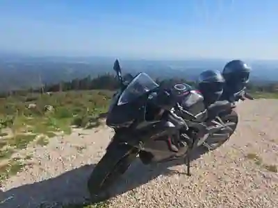 Honda CB650R 2020 - 7500 EUR, 4600 km - foto 1 de 4
