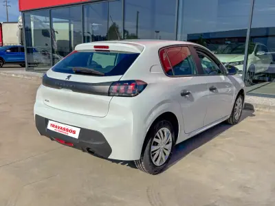 Peugeot 208 2020 - 12500 EUR, 135174 km - foto 5 de 8