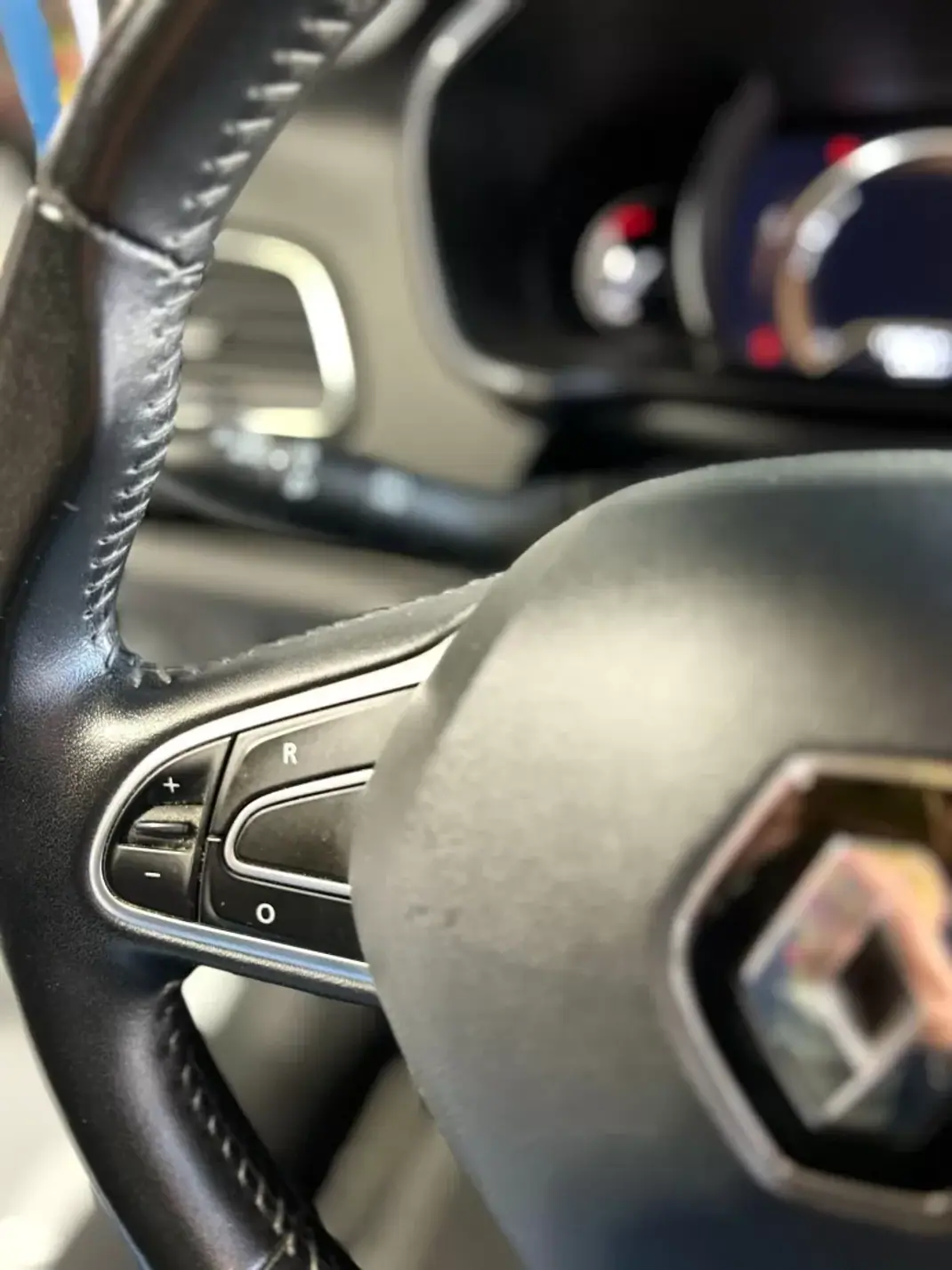 Renault Mégane 2019 - 11750 EUR, 135000 km - 135000km - foto 16 de 37