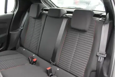 Peugeot 208 2022 - 16750 EUR, 121000 km - AUTO.MOTO.pt - 121000km - foto 11 de 18