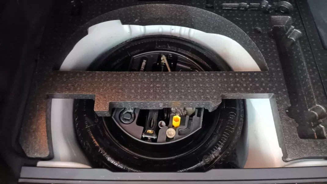 Peugeot 2008 2015 - 11490 EUR, 92490 km - AUTO.MOTO.pt - 92490km - foto 67 de 72