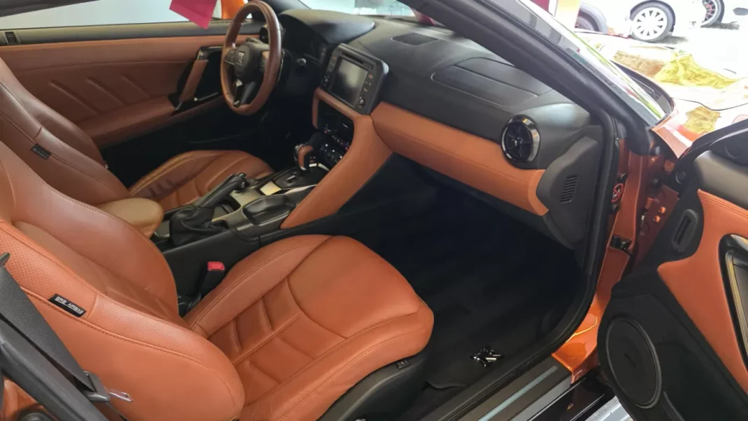 Nissan GT-R 2017 - 145000 EUR, 54312 km - AUTO.MOTO.pt - 54312km - foto 51 de 57