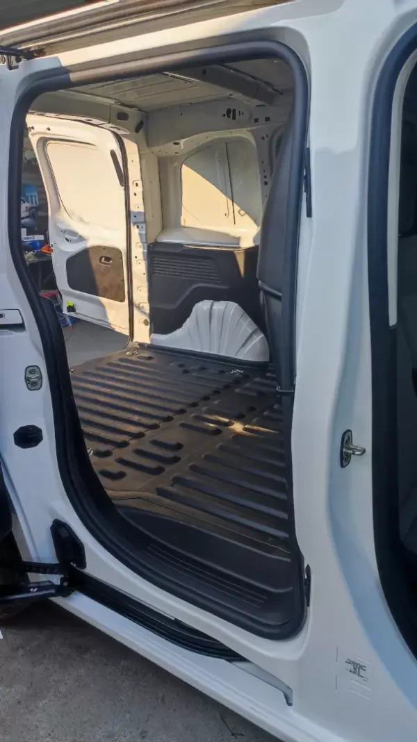 Opel Combo 2020 - 12978 EUR, 149789 km - AUTO.MOTO.pt - 149789km - foto 12 de 17