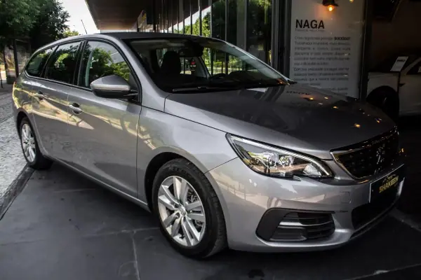 Peugeot 308 SW 2019 - 8250 EUR, 315740 km - AUTO.MOTO.pt - 315740km - foto 6 de 37
