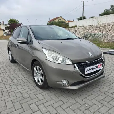 Peugeot 208 2012 - 7450 EUR, 127525 km - AUTO.MOTO.pt - 127525km - foto 2 de 16