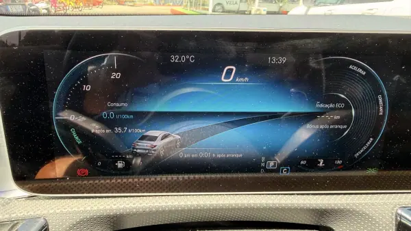 Mercedes-Benz CLA 180 2020 - 30990 EUR, 111000 km - AUTO.MOTO.pt - 111000km - foto 24 de 26
