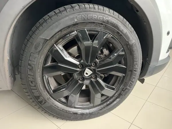 Dacia Jogger 2022 - 14900 EUR, 173000 km - AUTO.MOTO.pt - 173000km - foto 4 de 12
