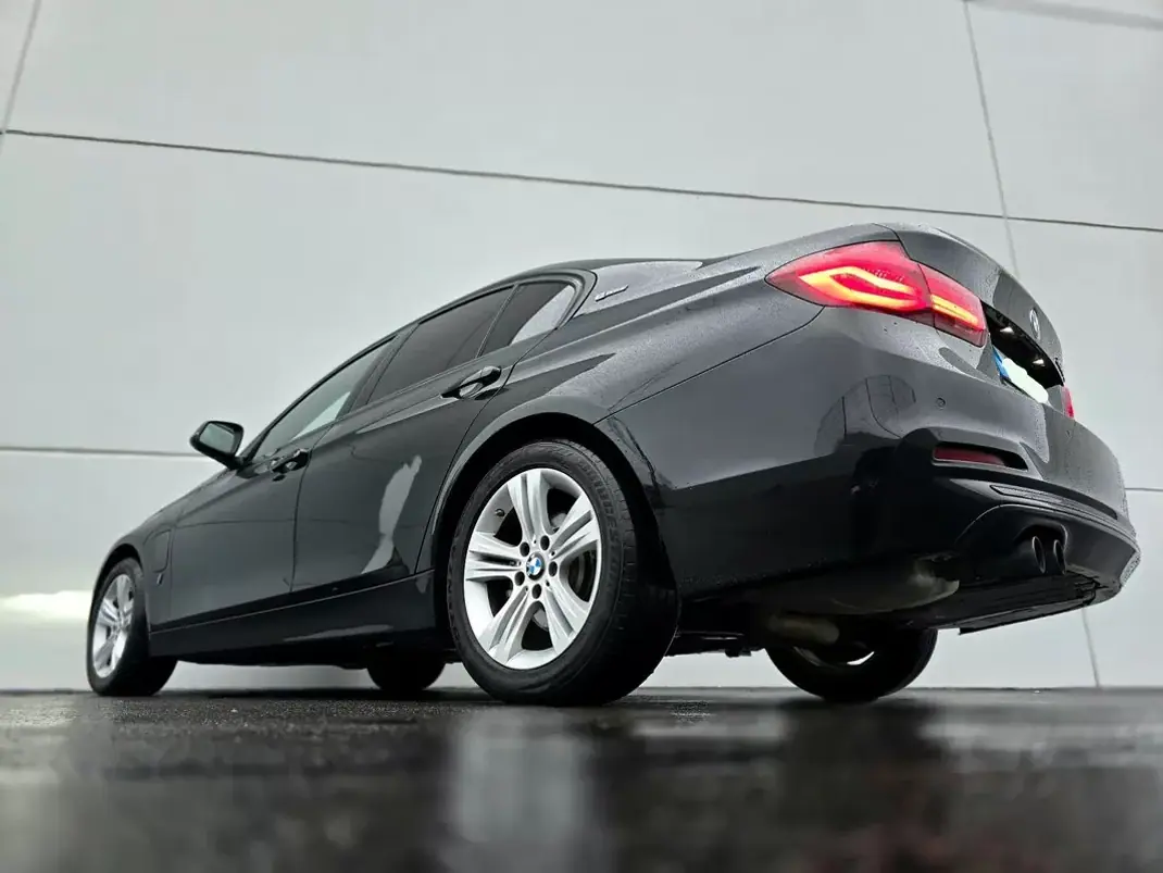 BMW 330 2017 - 18990 EUR, 115000 km - AUTO.MOTO.pt - 115000km - foto 5 de 40