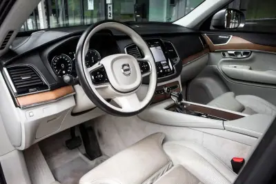 Volvo XC 90 2016 - 24990 EUR, 206775 km - AUTO.MOTO.pt - 206775km - foto 28 de 50