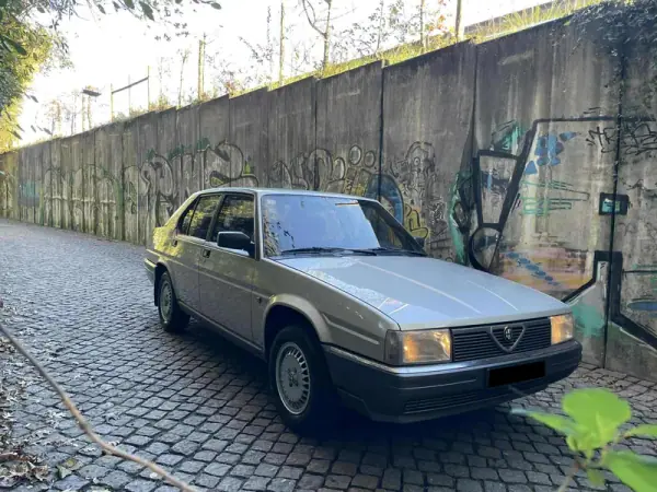 Alfa Romeo 90 1988 - 18900 EUR, 27700 km - AUTO.MOTO.pt - 27700km - foto 48 de 60