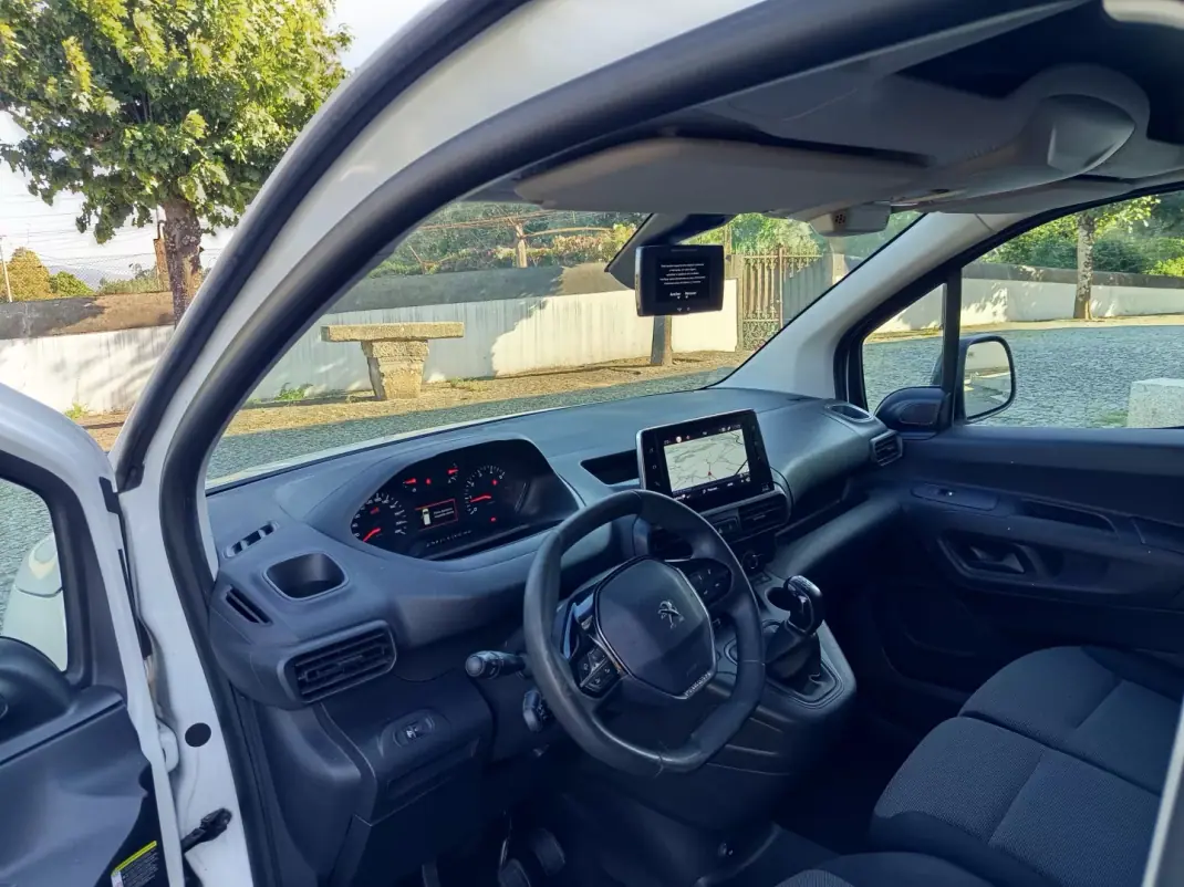Peugeot Partner 2019 - 11490 EUR, 120300 km - 120300km - foto 12 de 19