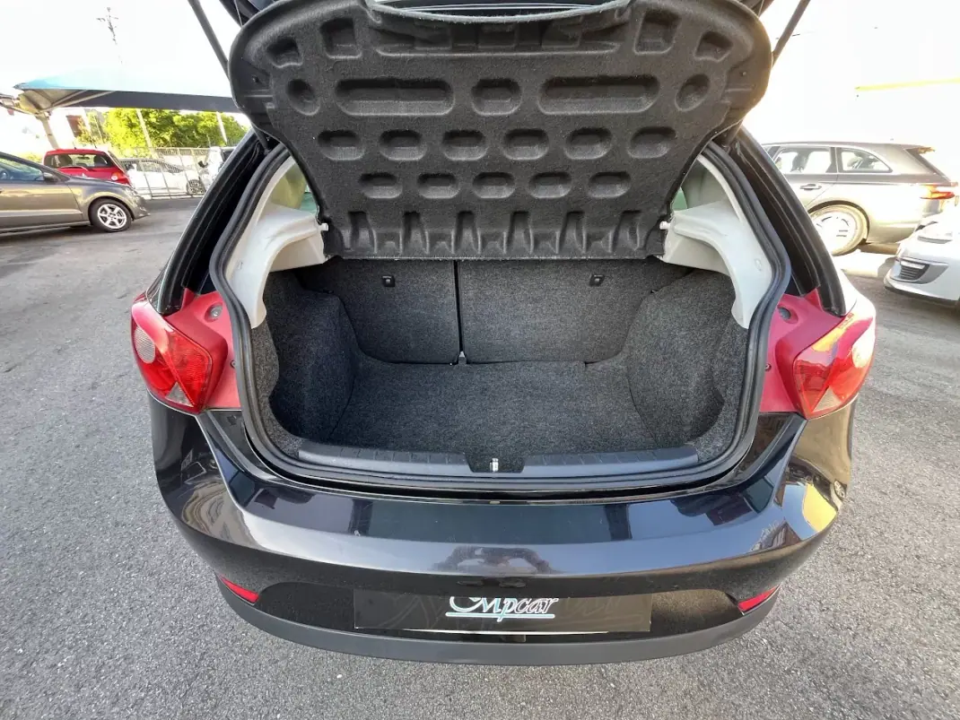 SEAT Ibiza 2011 - 6450 EUR, 240000 km - AUTO.MOTO.pt - 240000km - foto 39 de 45