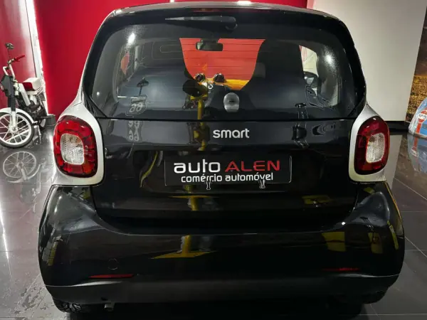 Smart Fortwo Cabrio 2016 - 9500 EUR, 121000 km - AUTO.MOTO.pt - 121000km - foto 7 de 15