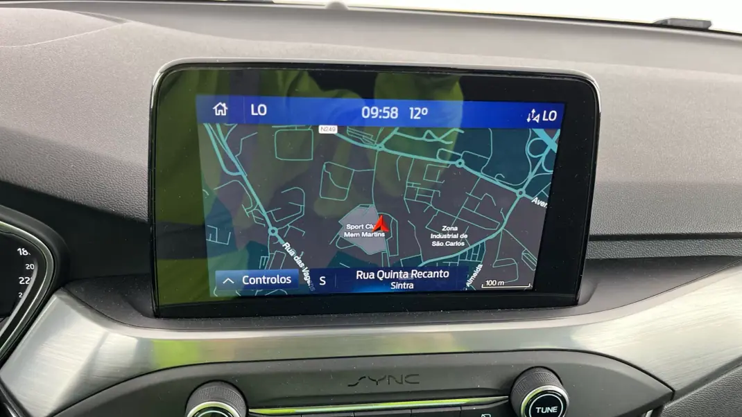 Ford Focus SW 2018 - 11999 EUR, 96051 km - AUTO.MOTO.pt - 96051km - foto 14 de 21