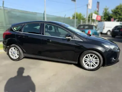 Ford Focus 2014 - 8250 EUR, 213902 km - AUTO.MOTO.pt - 213902km - foto 4 de 19