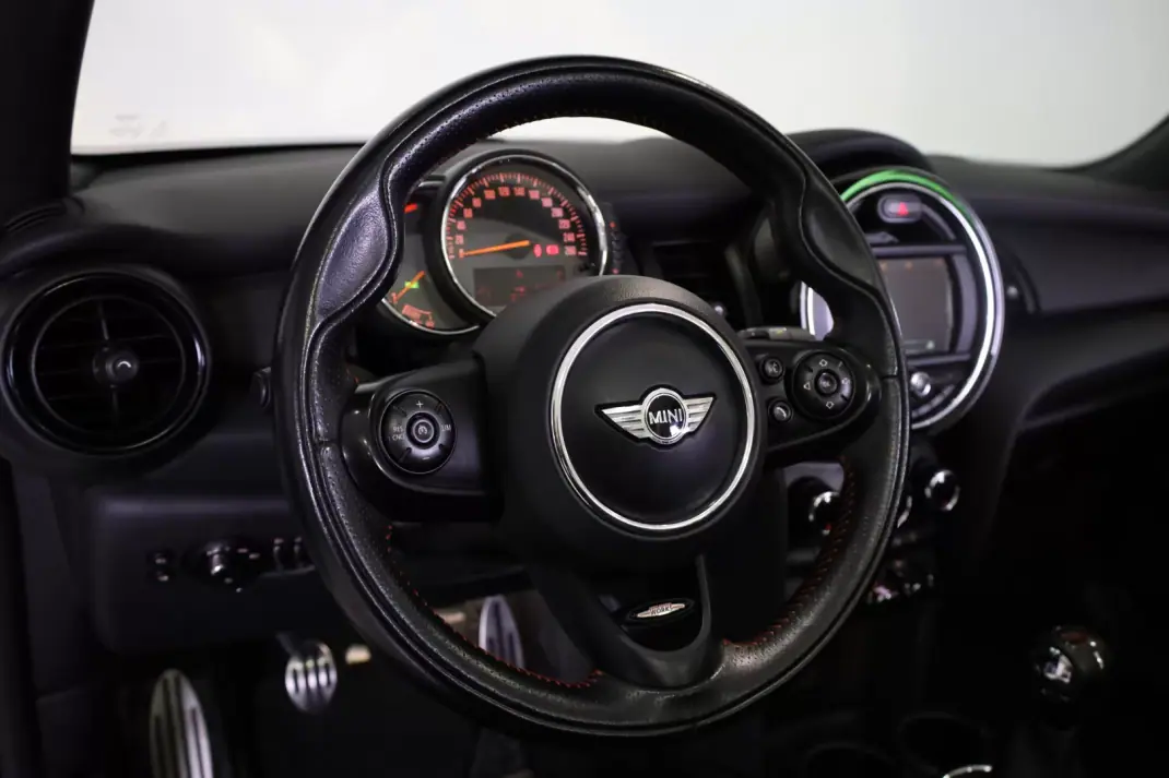 MINI One 2018 - 18950 EUR, 84859 km - AUTO.MOTO.pt - 84859km - foto 6 de 43