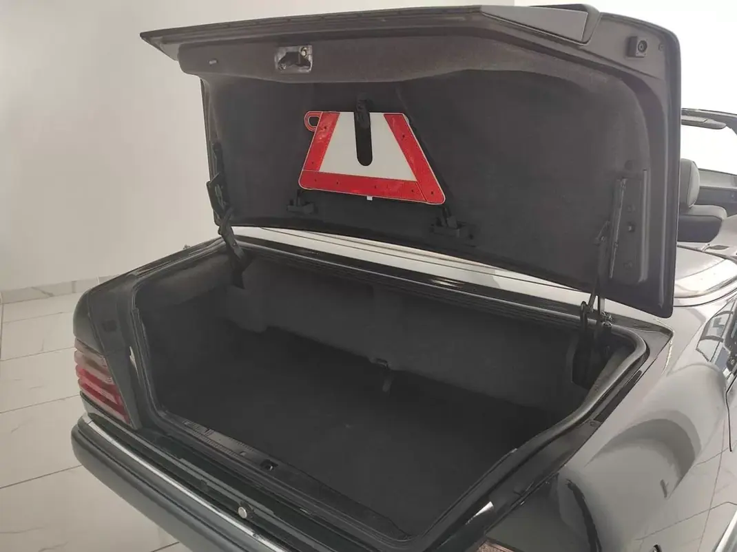 Mercedes-Benz E 220 1995 - 20500 EUR, 210000 km - 210000km - foto 43 de 46