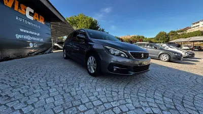 Peugeot 308 SW 2018 - 13990 EUR, 135000 km - AUTO.MOTO.pt - 135000km - foto 6 de 15