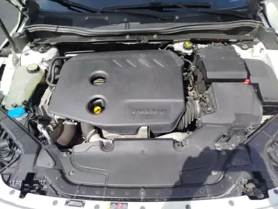 Volvo V40 Cross Country 2014 - 13950 EUR, 143620 km - AUTO.MOTO.pt - 143620km - foto 19 de 19