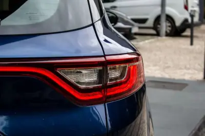 Renault Mégane Sport Tourer 2018 - 9990 EUR, 330112 km - AUTO.MOTO.pt - 330112km - foto 10 de 38